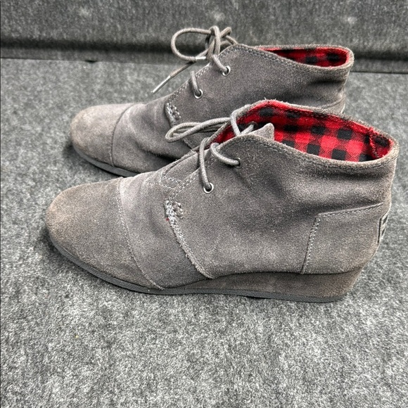 Toms Gray Wedge Shoes with Suede Finish - Picture 3 of 8